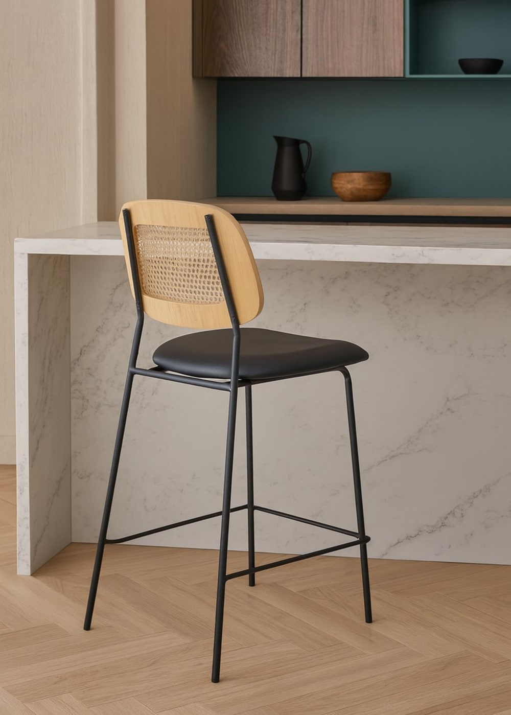 Tabouret de bar en simili cuir et cannage noir