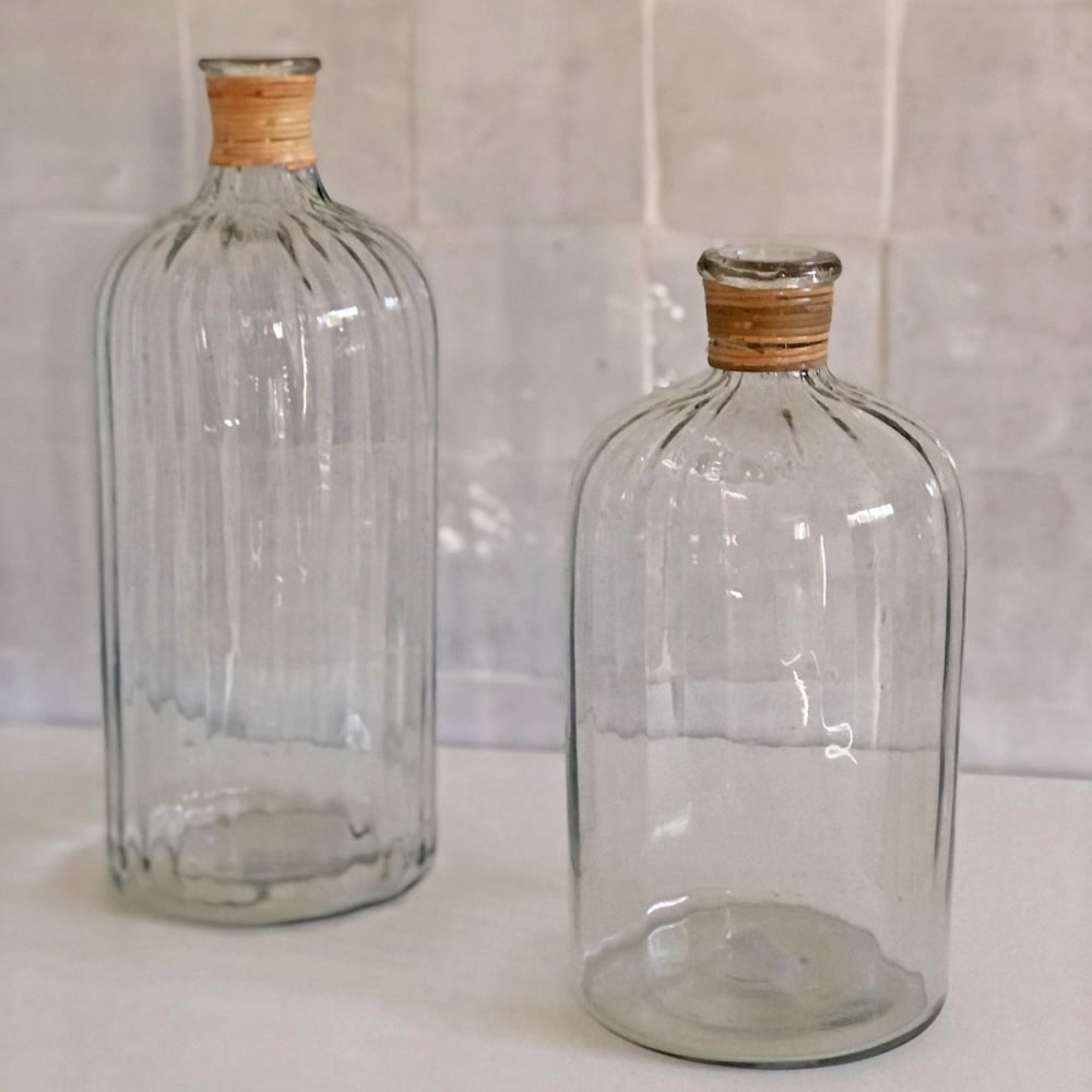 Garrafa de vidrio estriado y cuello de fibra 26 x 13 cm - Maisons du Monde