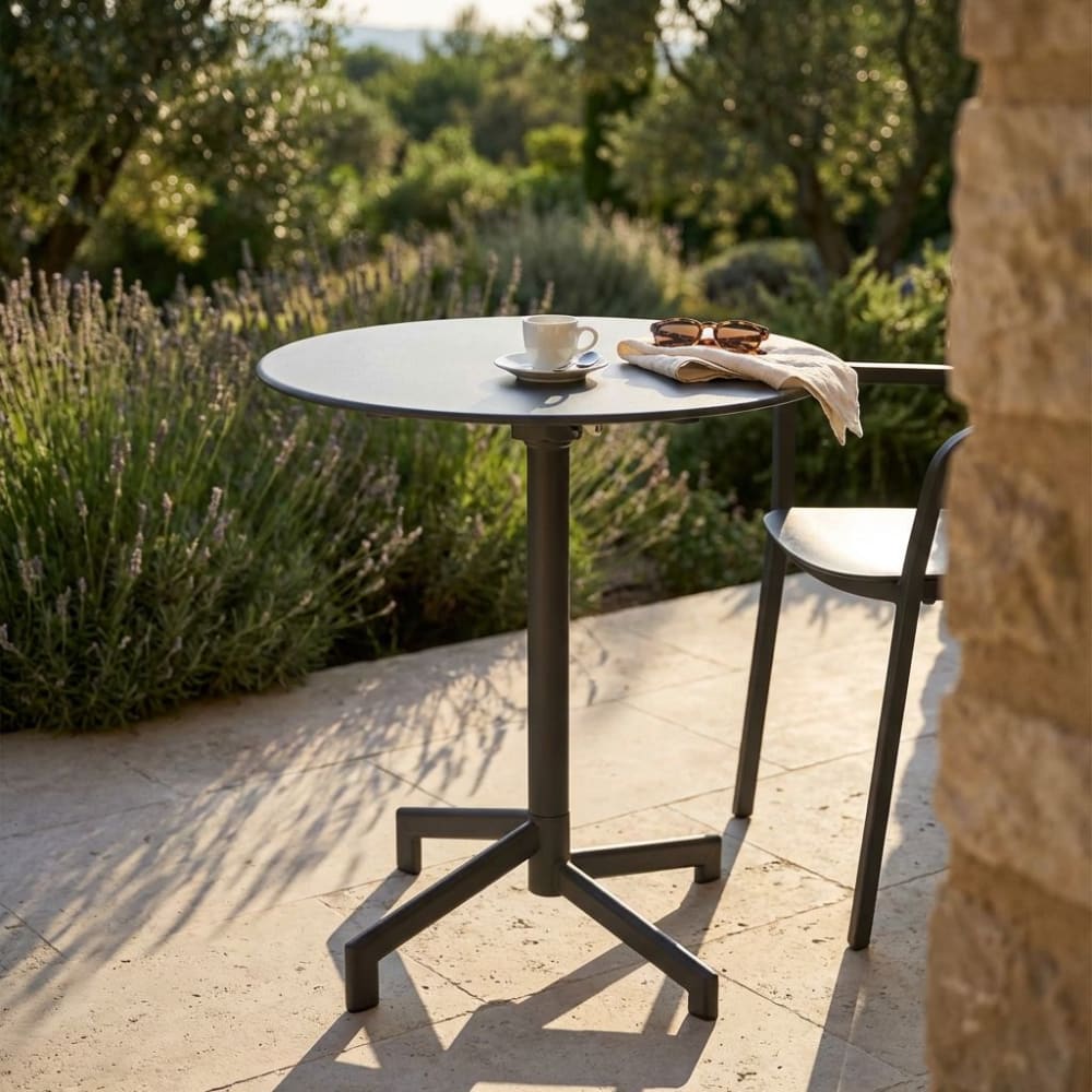 Tavolo in acciaio grigio scuro 60x60x74 - Milani Home
