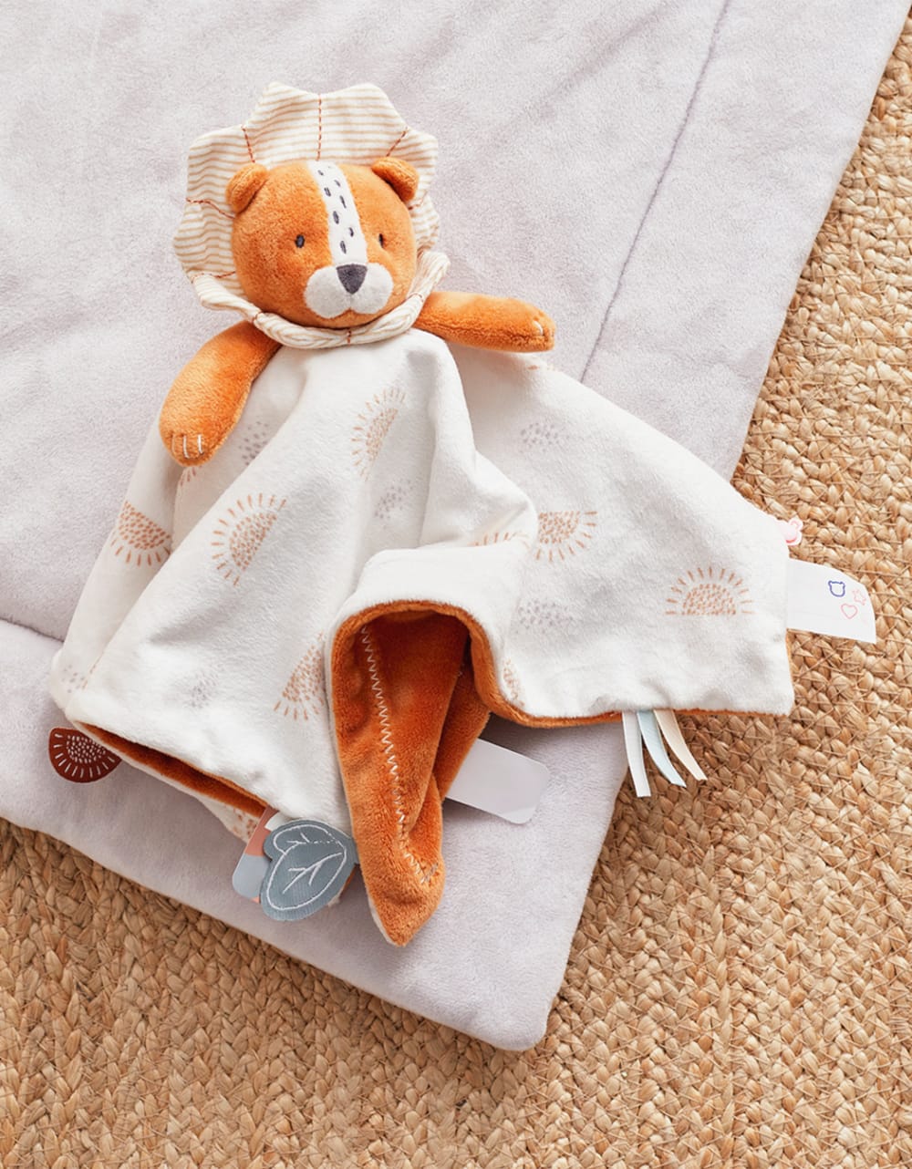 Doudou lion caramel/écru (Noukie's) - Image 1