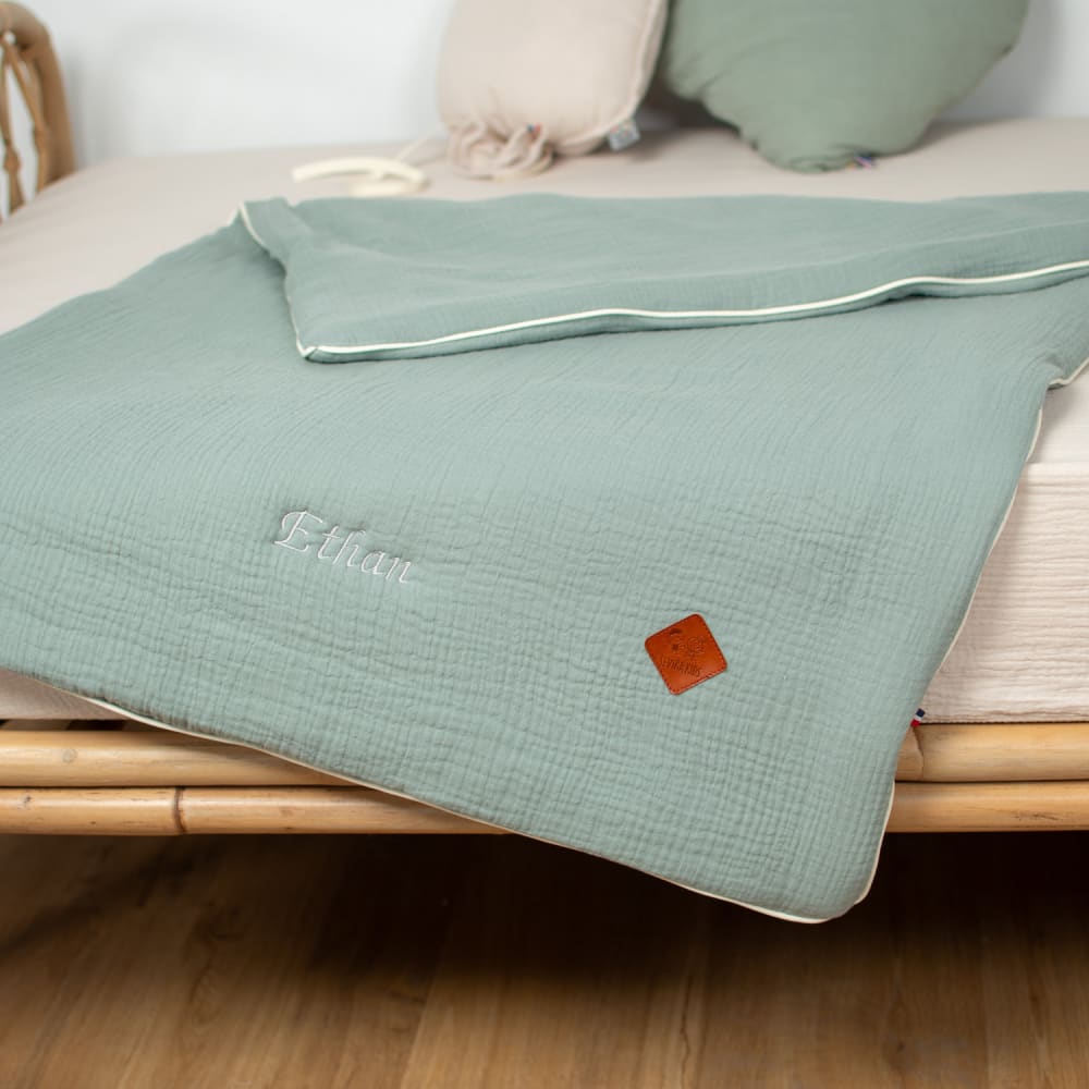 Couverture bébé enfant en gaze de coton vert de gris 100x70 cm - Maisons du Monde