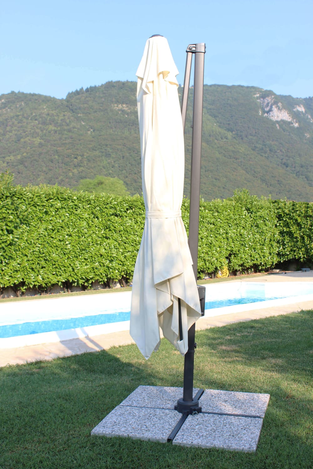 Ombrellone da giardino decentrato in alluminio bianco 3x3 m -