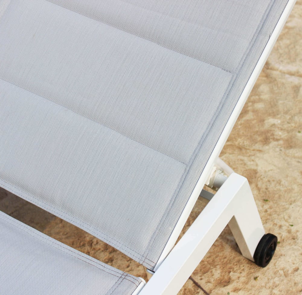 Lettino sdraio imbottito in alluminio/textilene bianco 198x61x95