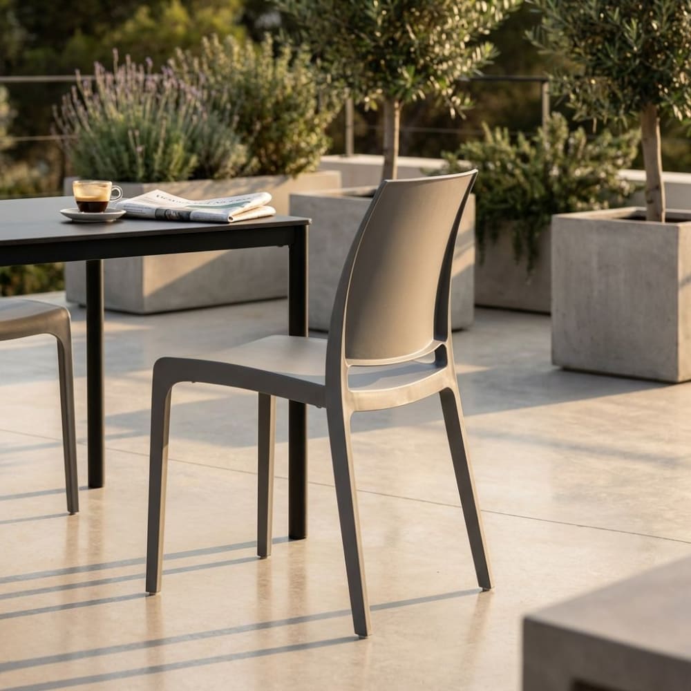 Sedia da giardino in polipropilene grigio chiaro 46x54x80 -