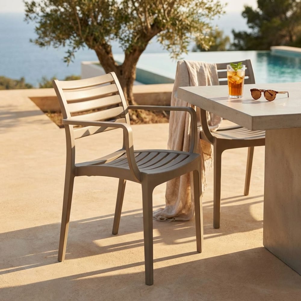 Poltrona in polipropilene tortora 58.5x55.2x84 - Milani Home