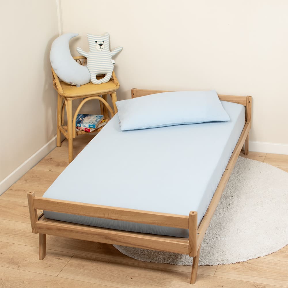 Drap housse gaze de coton bleu 70x140 cm - Maisons du Monde