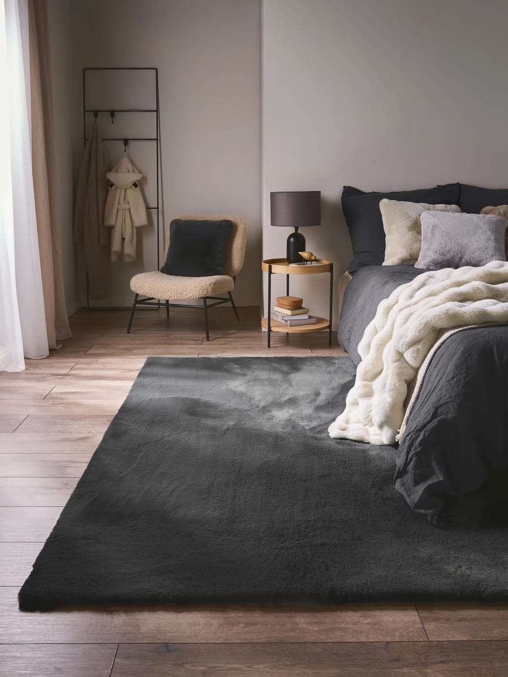Tapis de fourrure anthracite 120x170 — vue 3
