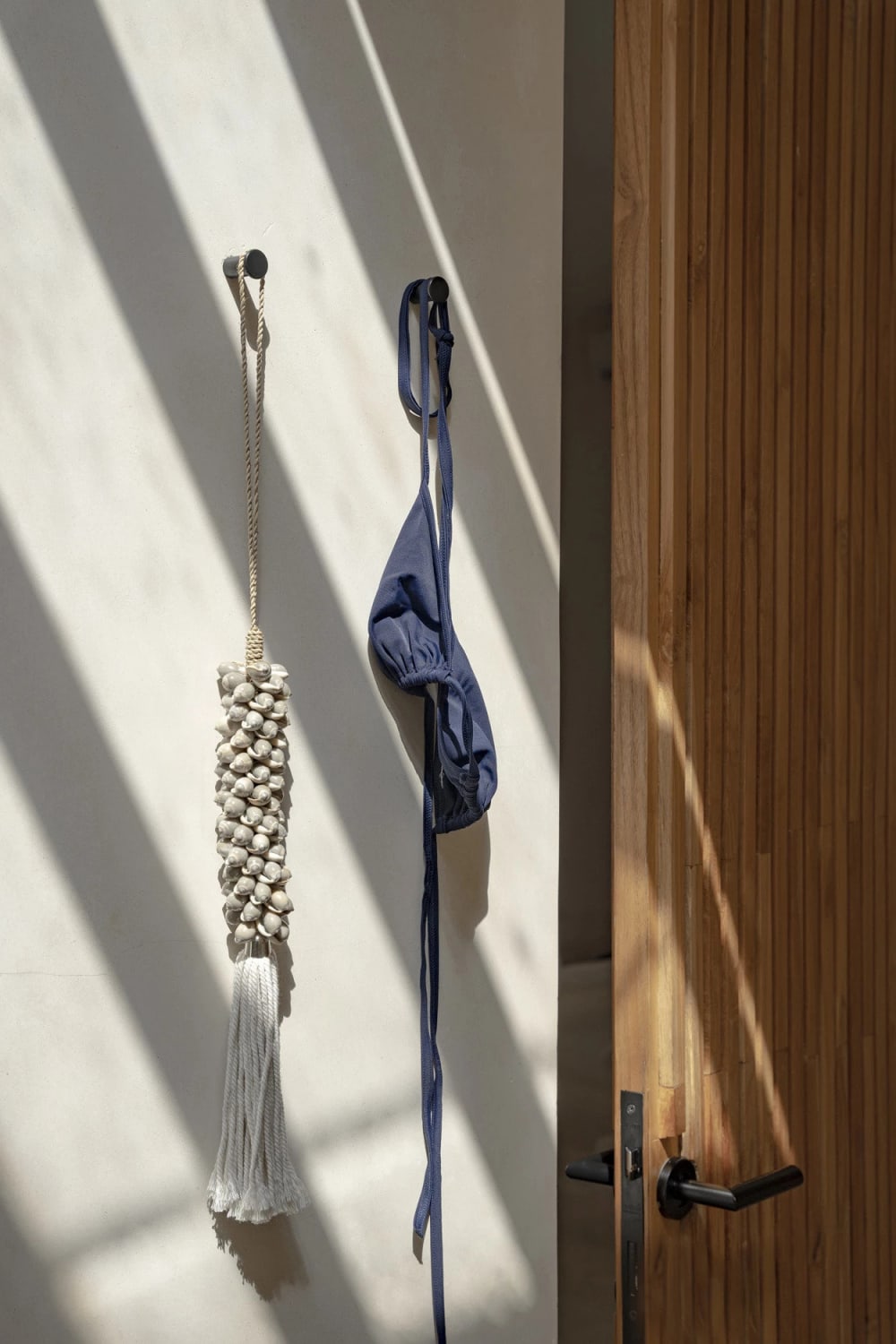 Nappa in conchiglia nera e marrone 80x5x5cm - Modello In riva al mare - Nero - Fibre naturali