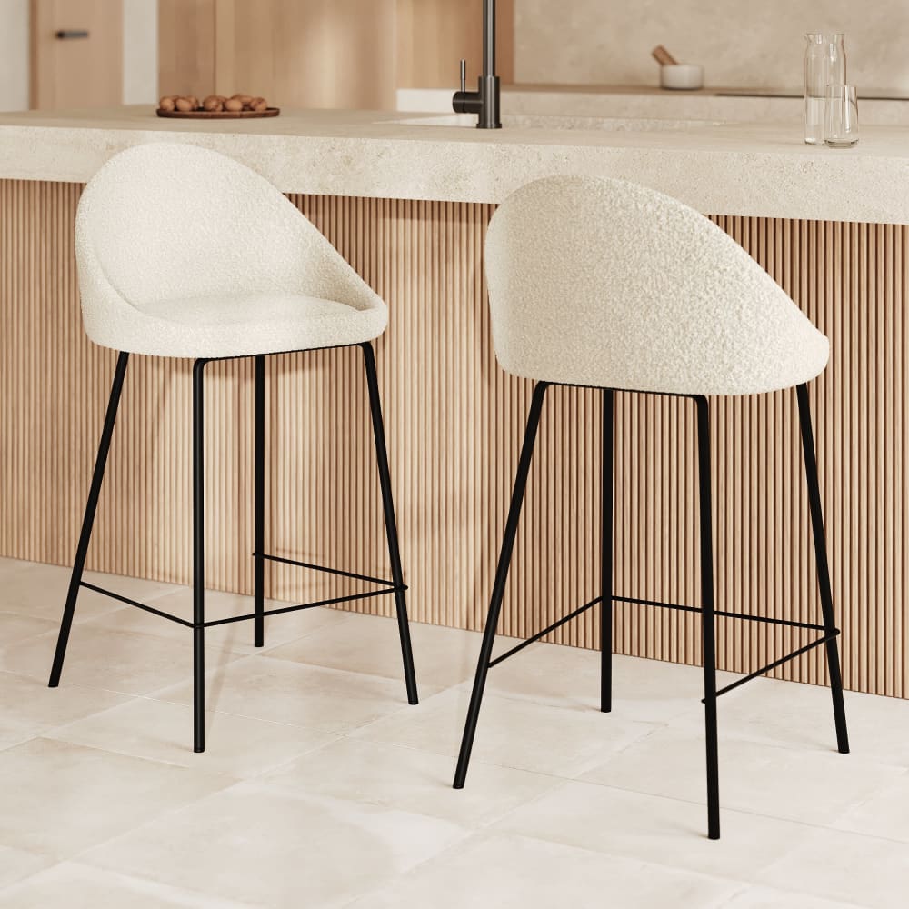 Lot de 2 chaises pour îlot central 65 cm en tissu bouclette blanc