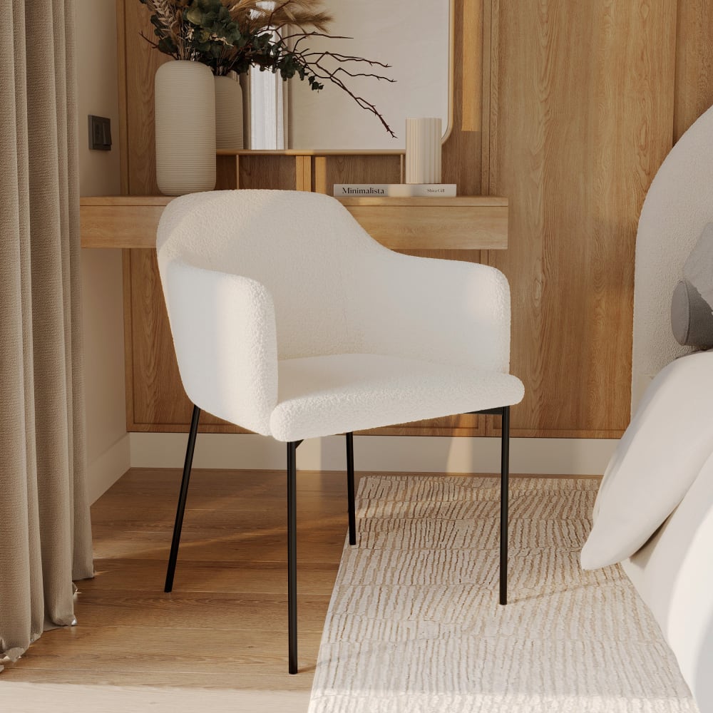 Fauteuil blanc en tissu effet laine bouclette