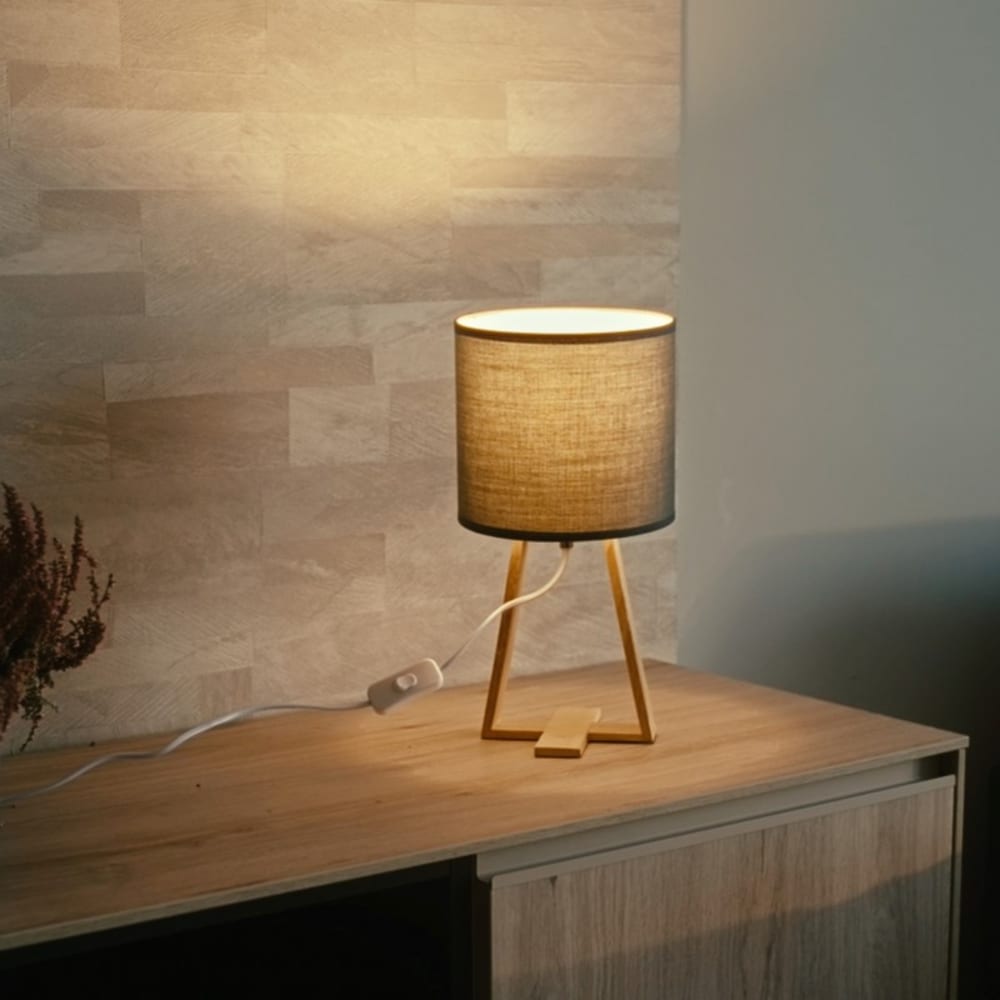 Lampe de table en bois blond et textile gris - Maisons du Monde