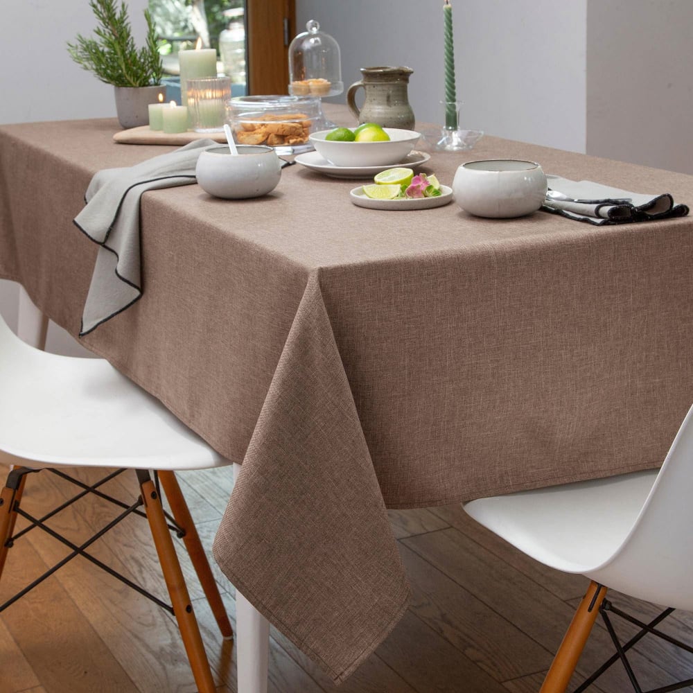 Nappe en polyester marron taupe 180x240cm
