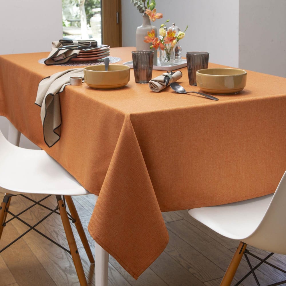 Nappe en polyester orange poterie