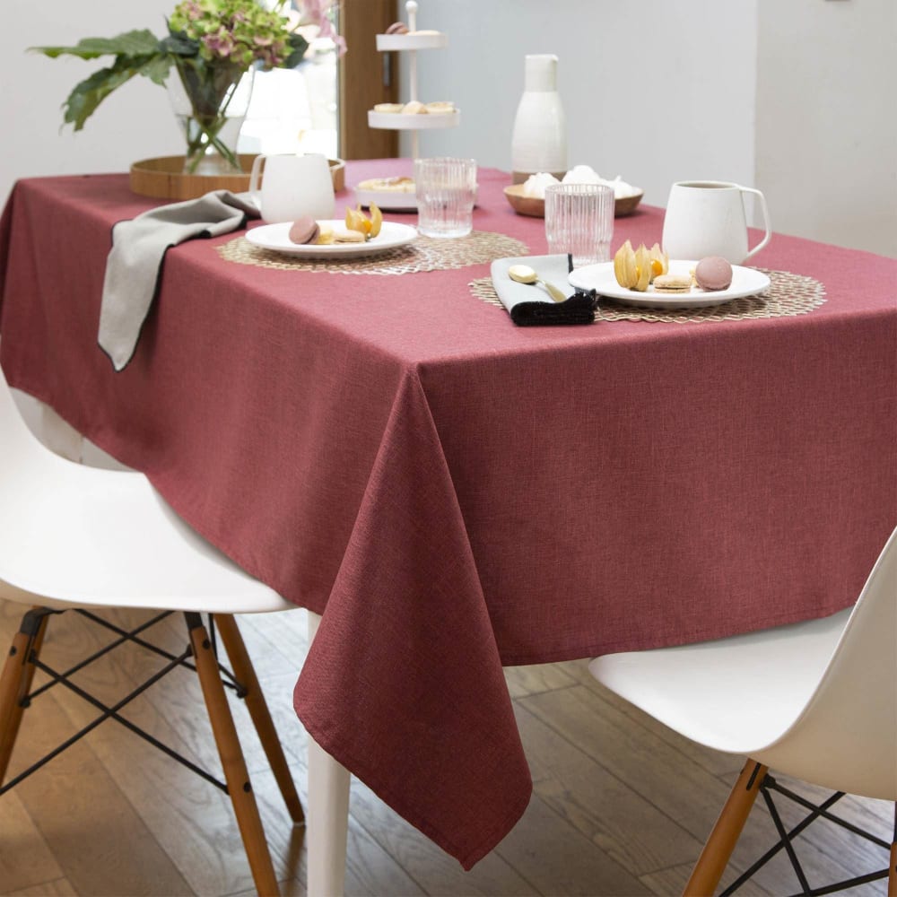 Nappe en polyester rouge bordeaux