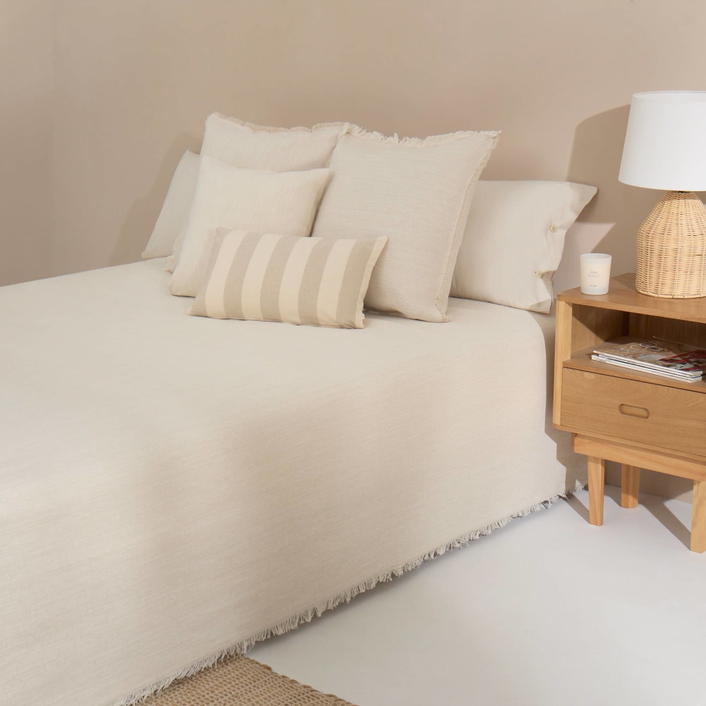 Fular tejido con flecos color marfil crudo. M - Maisons du Monde