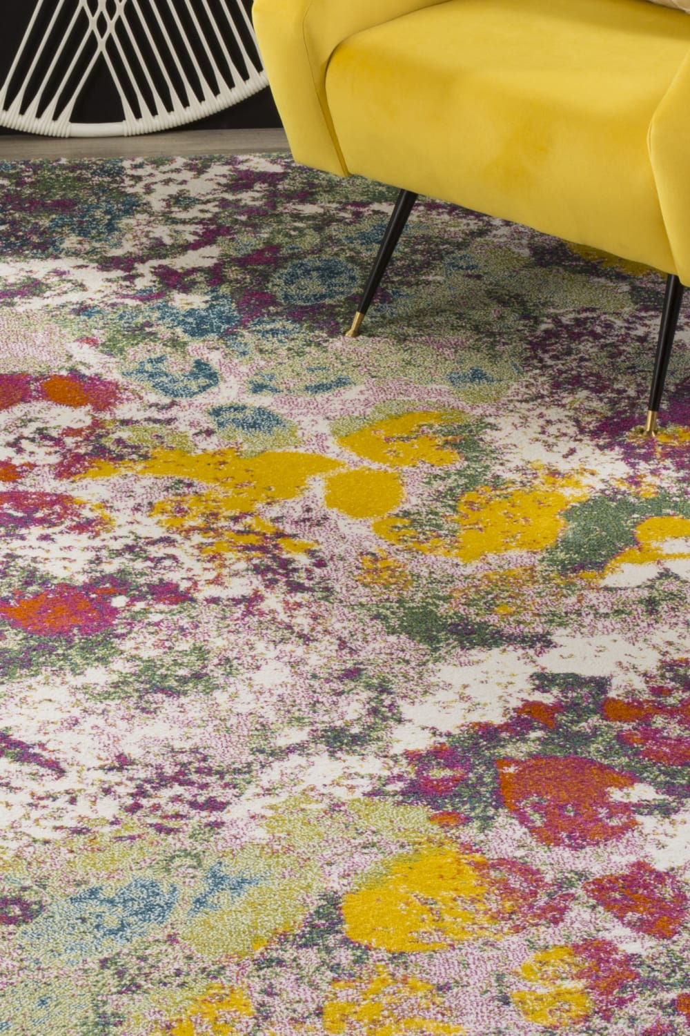 Tapis abstrait en polypropylène vert/rose, 122 x 183 cm — vue 3