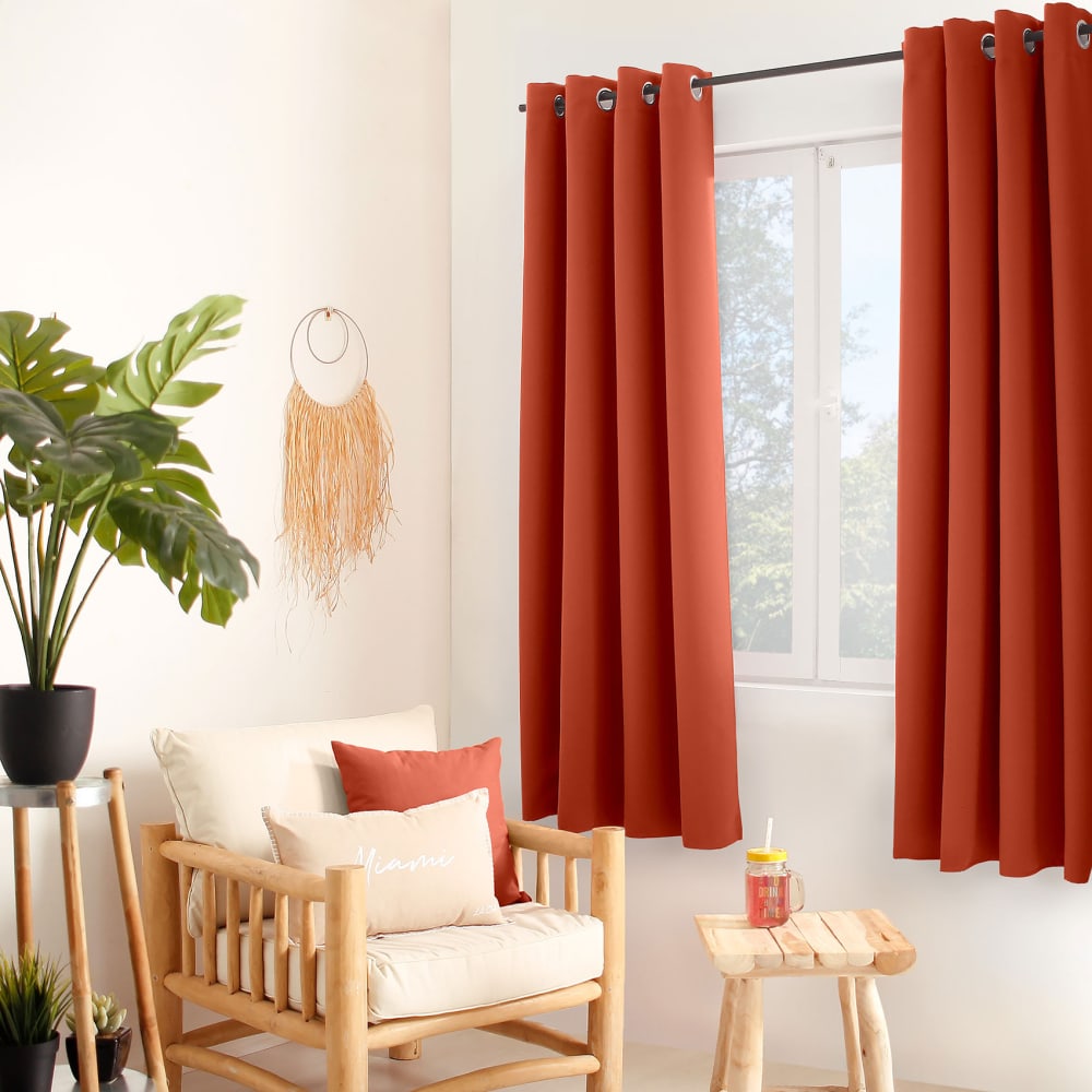 Rideau occultant uni sobre polyester brique 140x180 cm - Maisons du Monde
