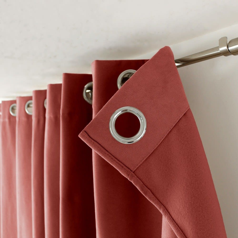 Rideau occultant [ ]polyester[ ]rouge[ ]135 x 240 - Maisons du Monde