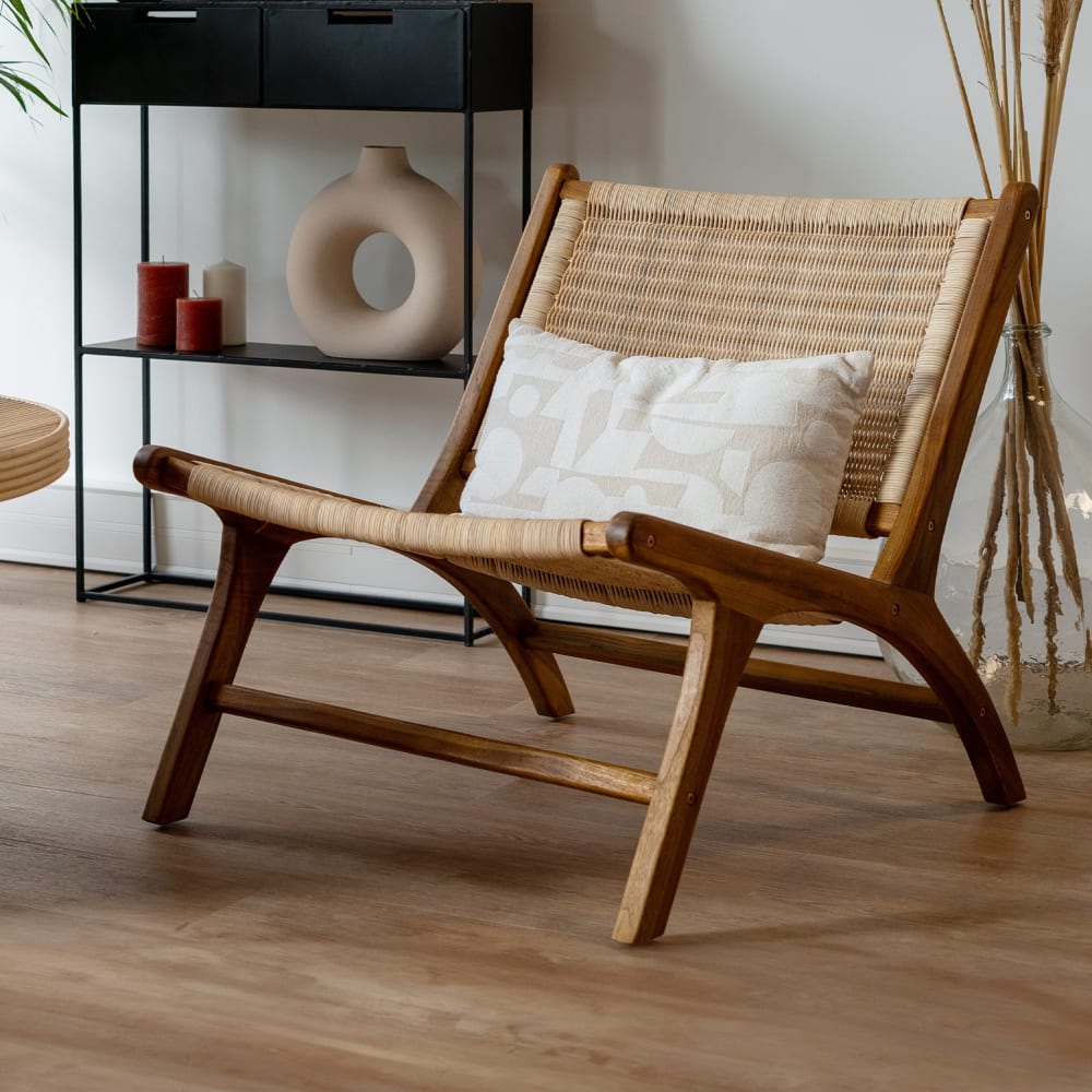 Fauteuil en bois de teck et tressage vannerie en rotin