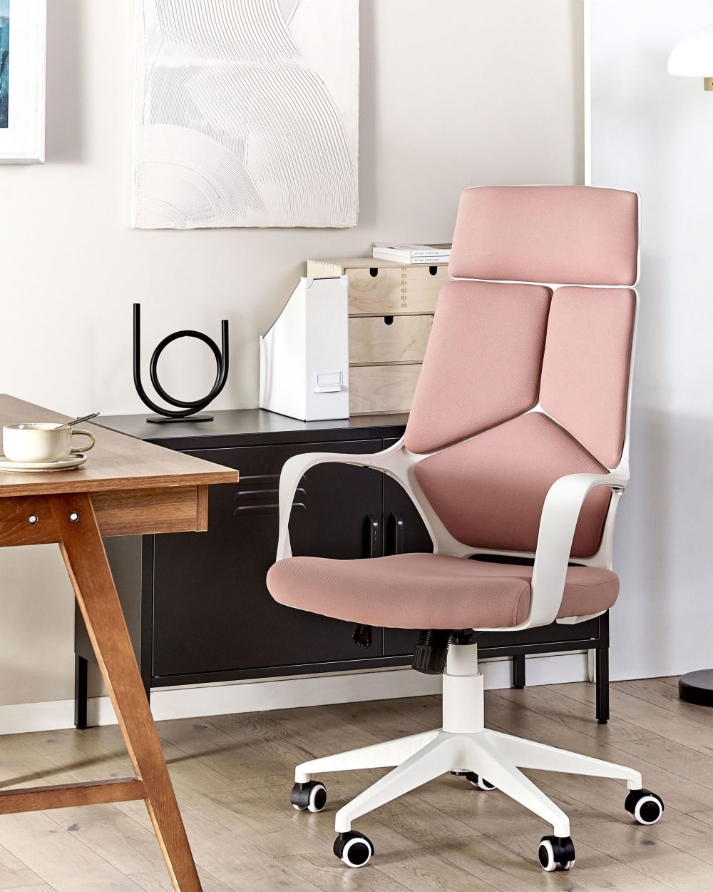 Chaise de bureau rose pêche