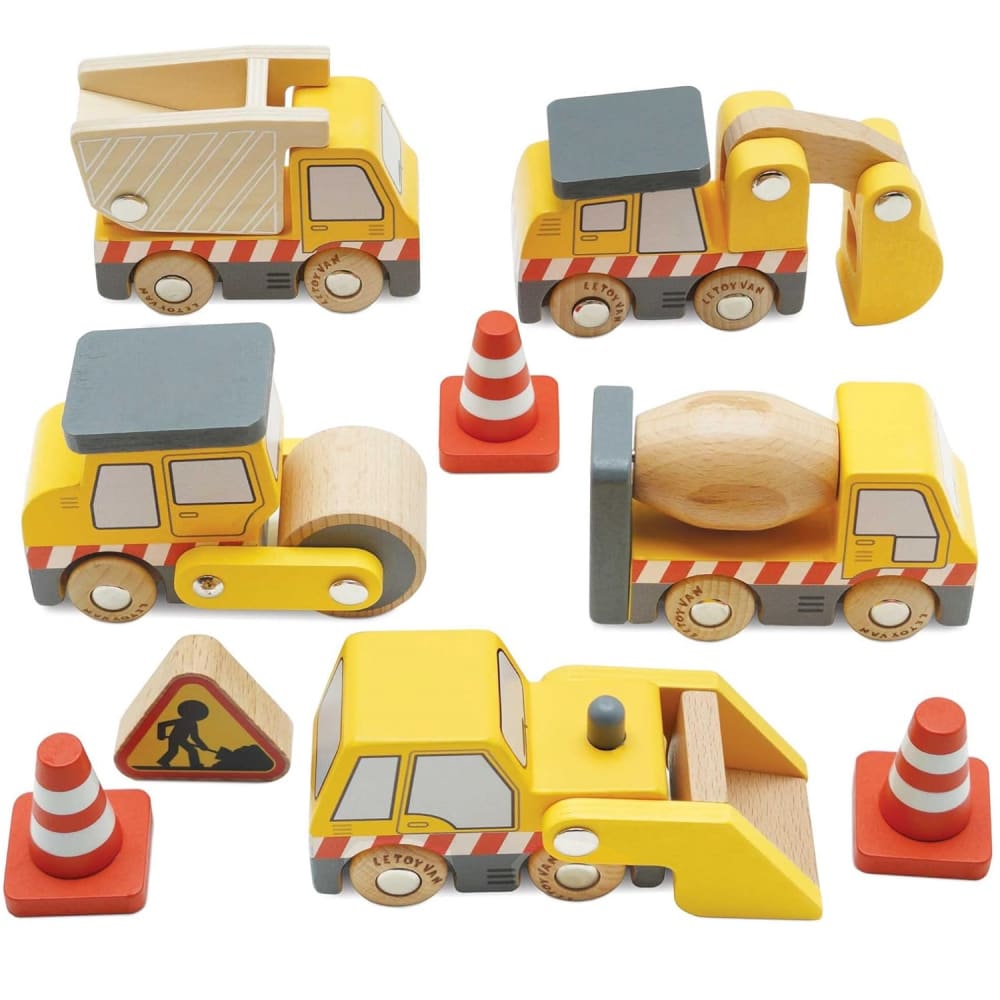 LE TOY VAN Ein Set aus 5 Baufahrzeugen, 3 Leitkegeln und einem Baustellenschild komplett aus Holz. Baufahrzeuge, Holztransporter der Marke Le Toy Van,