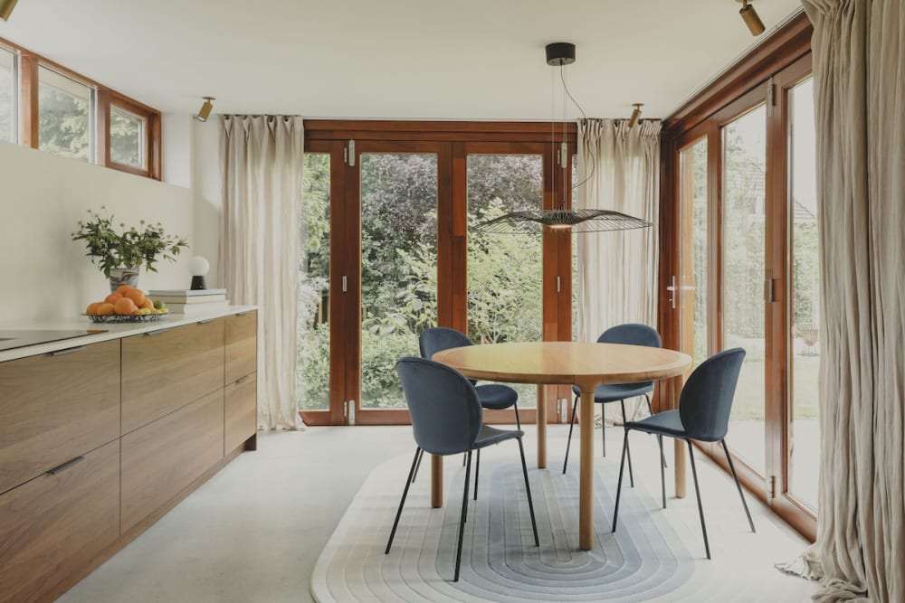 Eleganter runder Esstisch aus Eichenholz - Maisons Du Monde