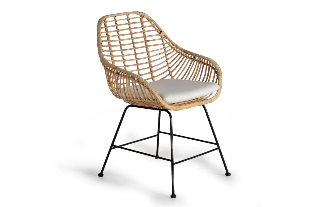 Set de 2 sillas de rattan con cojín incluído
