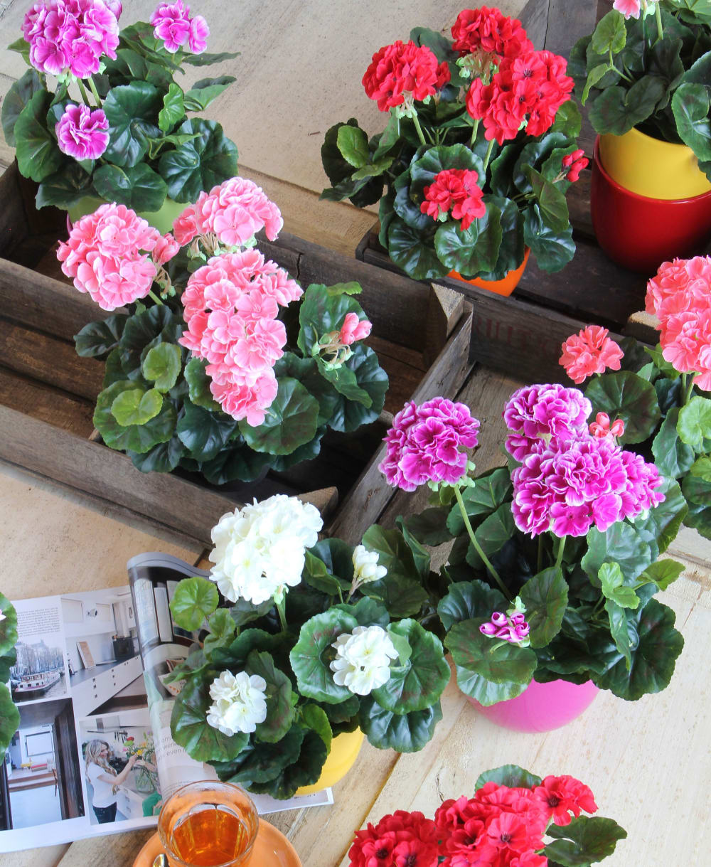 Géranium artificielle rose foncé en pot H34 — vue 3