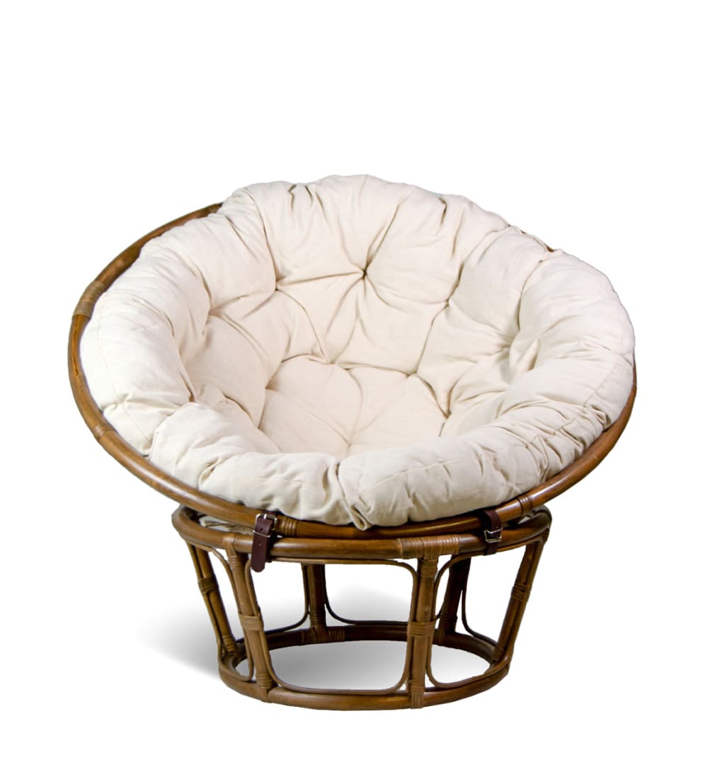 Fauteuil en rotin marron et coussin beige
