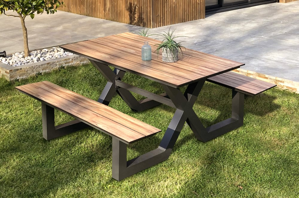Mesa de jardín de aluminio y tablero hpl efecto madera