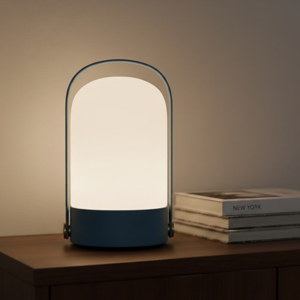 Lampe de table en métal bleu et verre blanc — vue 3