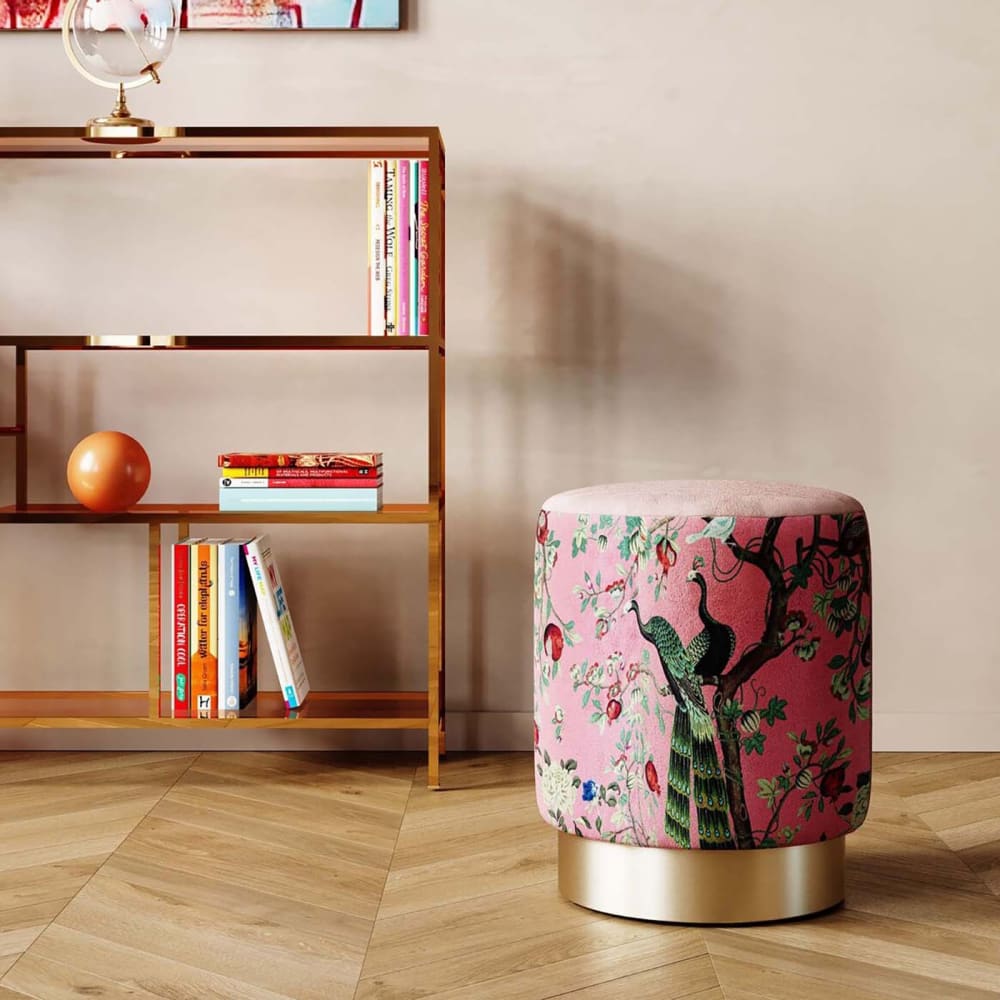 Tabouret paon en velours rose et acier doré - Maisons du Monde