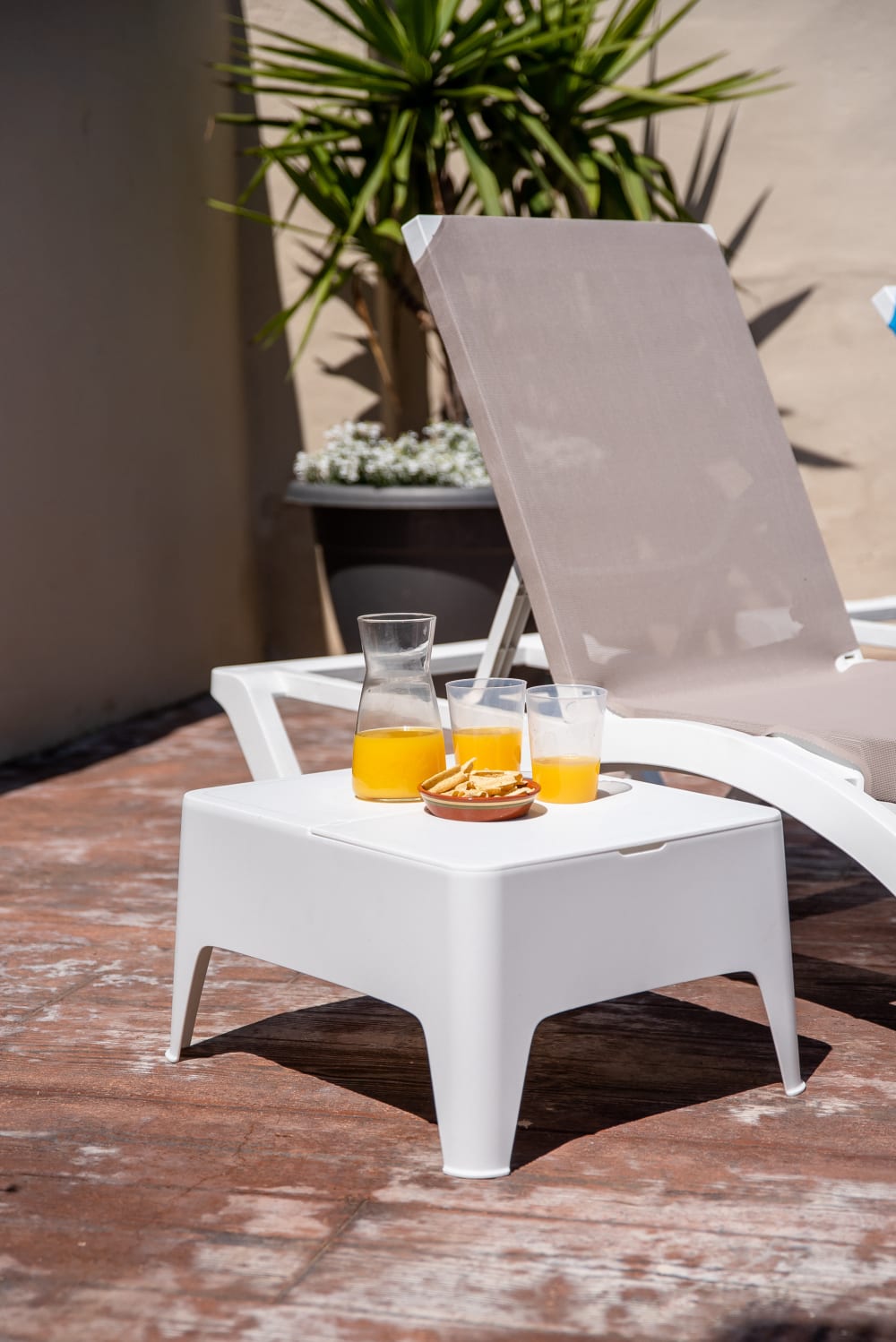 Table auxiliaire avec compartiment de rangement blanche - Maisons du Monde