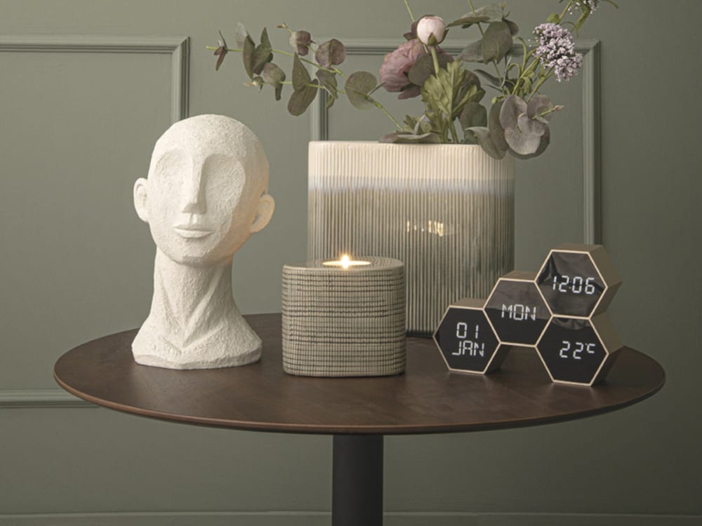 Réveil plastique couleur or 17,5x12x4,5cm