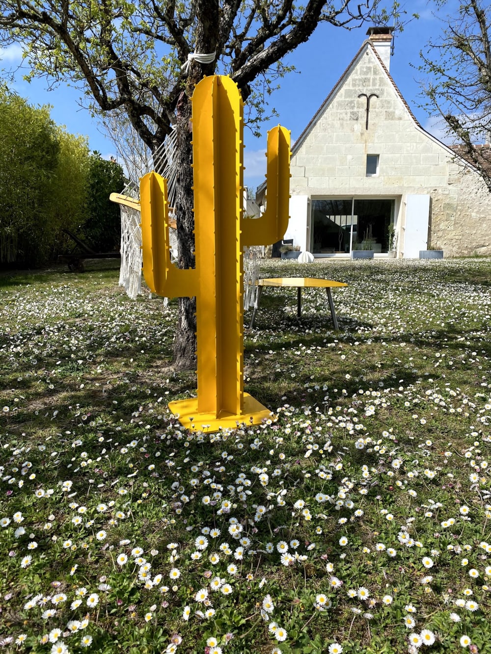 Cactus 2 branches 6 feuilles en métal (alu) bleu H 1,70m - Maisons du Monde