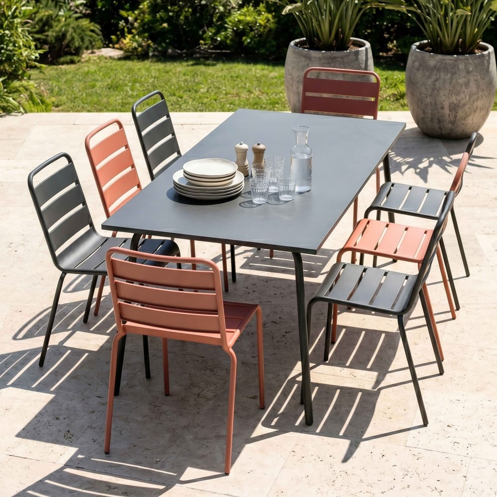 Ensemble table de jardin et 8 chaises en métal gris et argile - Maisons du Monde