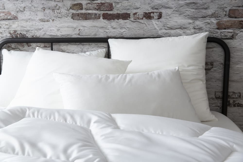 Oreiller 45 x 70 cm polyester ferme blanc 650g - Maisons du Monde