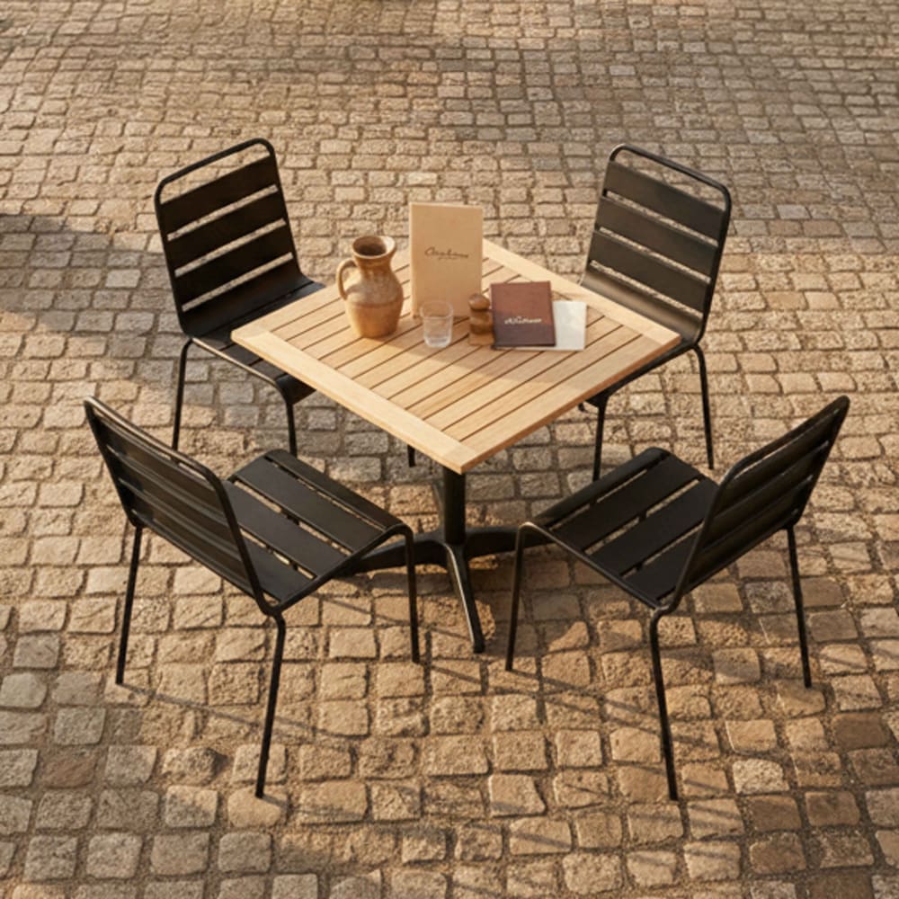 Ensemble brasserie table alumium et bois et 2 chaises en métal