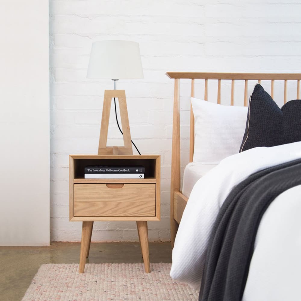 Lampe de table bois naturel abat-jour tissu écru — vue 3