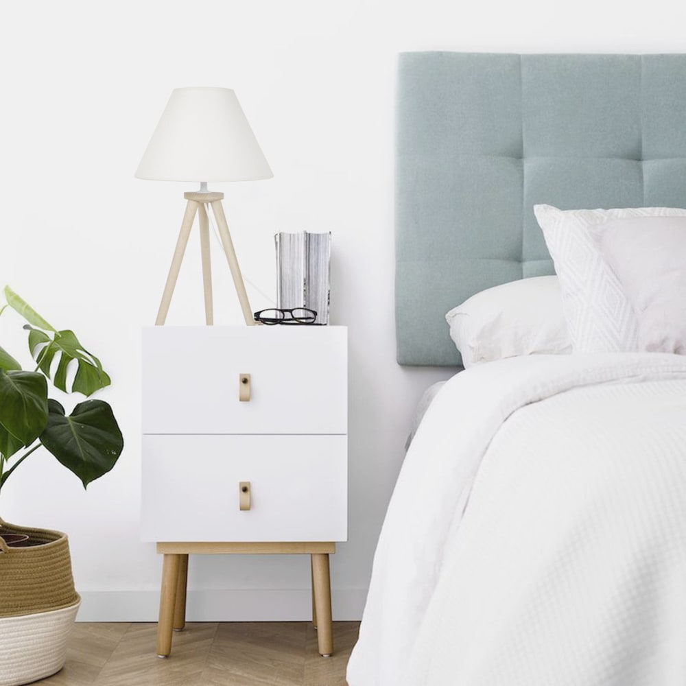Lampe à poser trépied bois naturel abat-jour tissu écru — vue 3