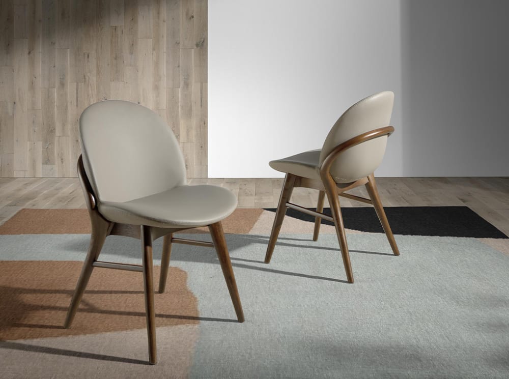 Silla comedor tapizada en polipiel y estructura de fresno color nogal - Maisons du Monde