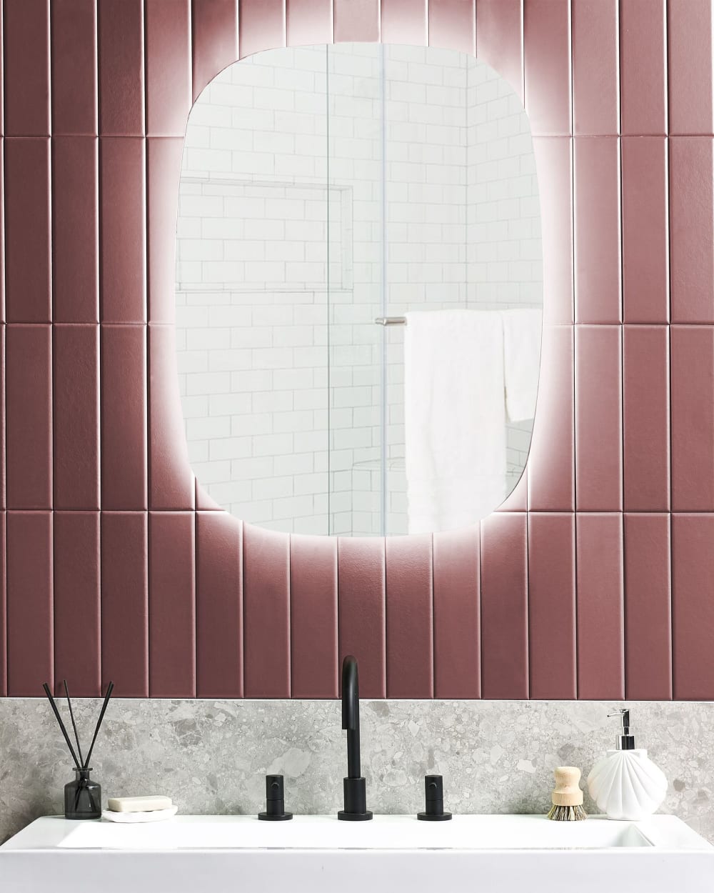 Beliani LED-Badezimmer-Spiegel aus Glas 78 x 58, silber style modern - Aluminium