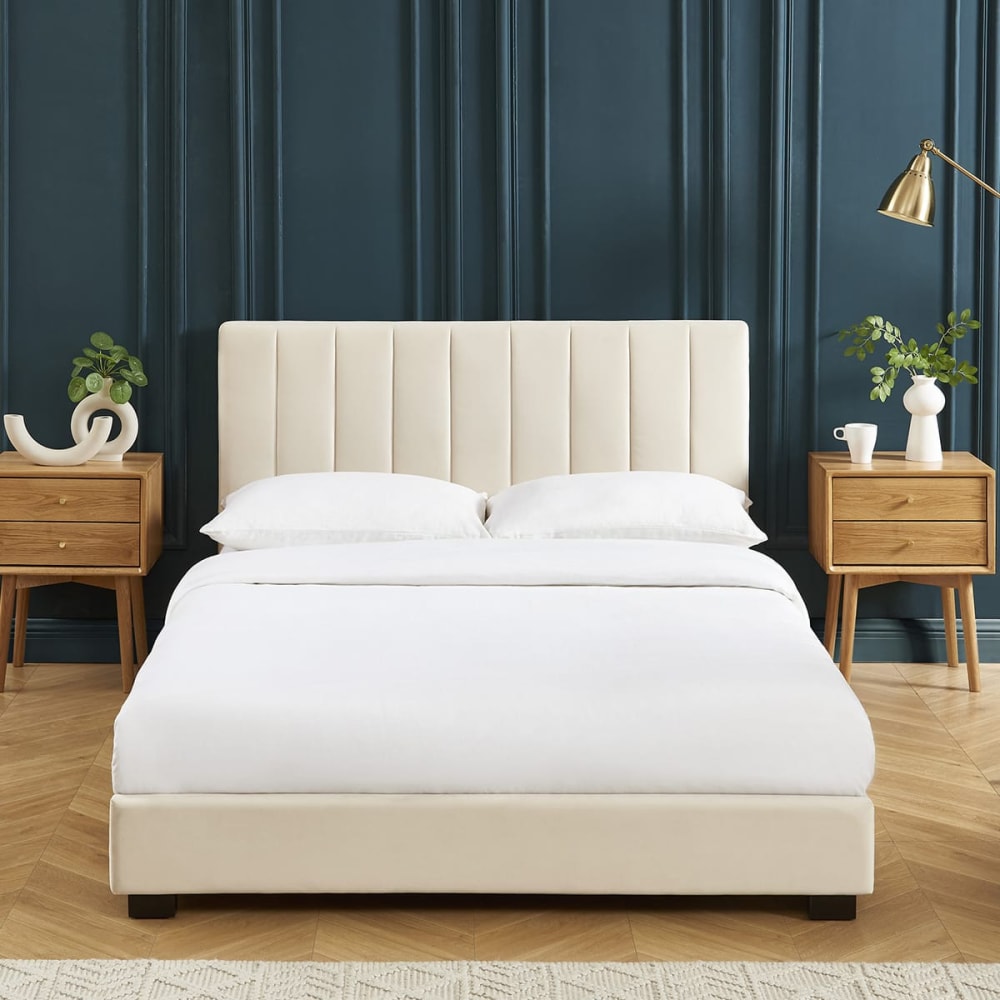 Lit adulte avec tête de lit capitonnée en velours beige sable 140x190