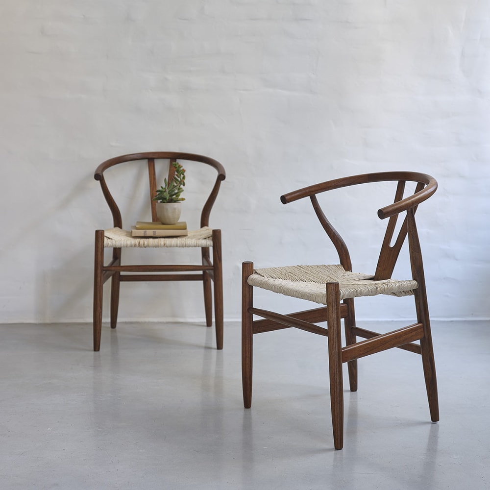 BERAH GETAH Set aus 2 Stühlen aus massivem Mindy in Walnuss-Finish und Cord style modern Braun Holz