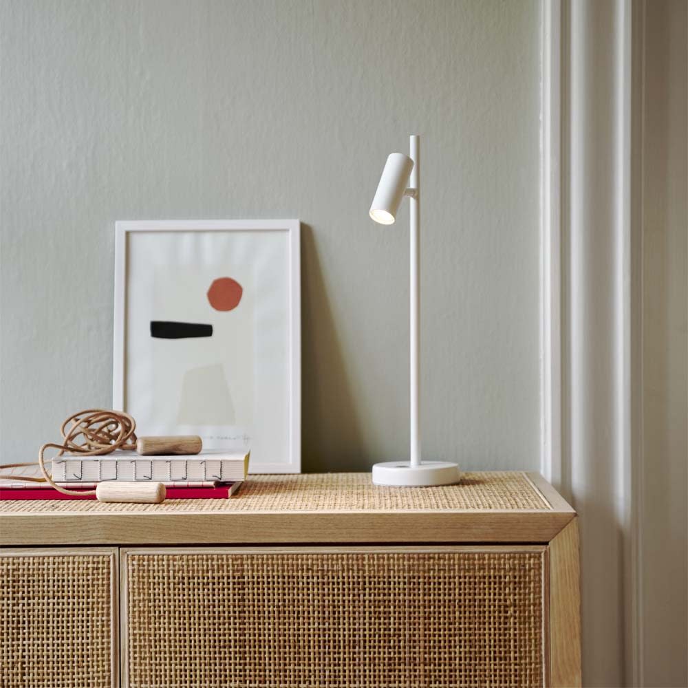 Lámpara de mesa led orientable blanco con interruptor en la base - Maisons du Monde