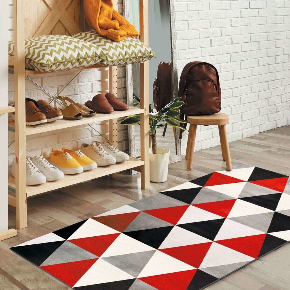 Alfombra tacto lana con estampado de triángulos rojos 80x150