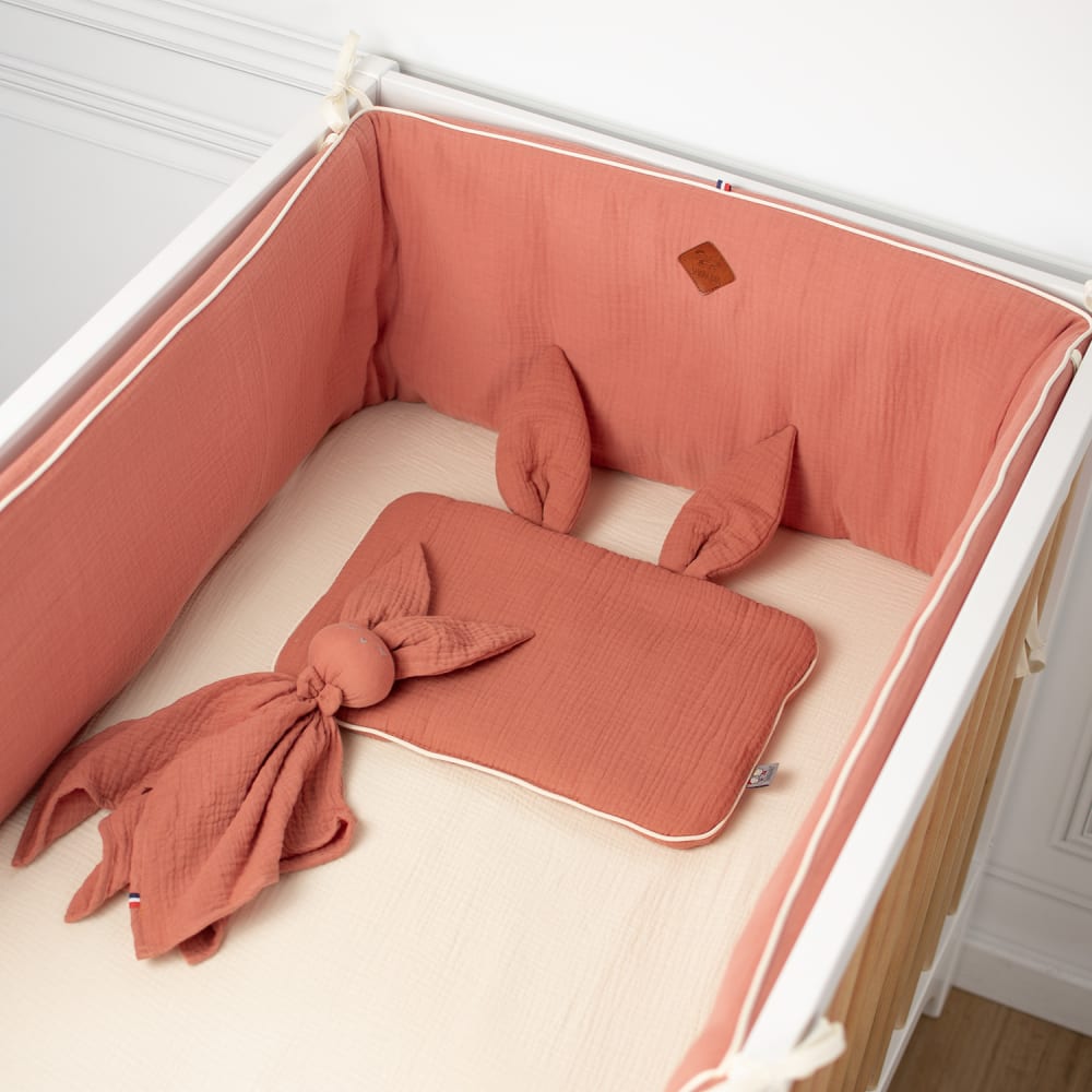 Tour de lit bébé universel  gaze de coton terracotta 210x30 cm - image 3