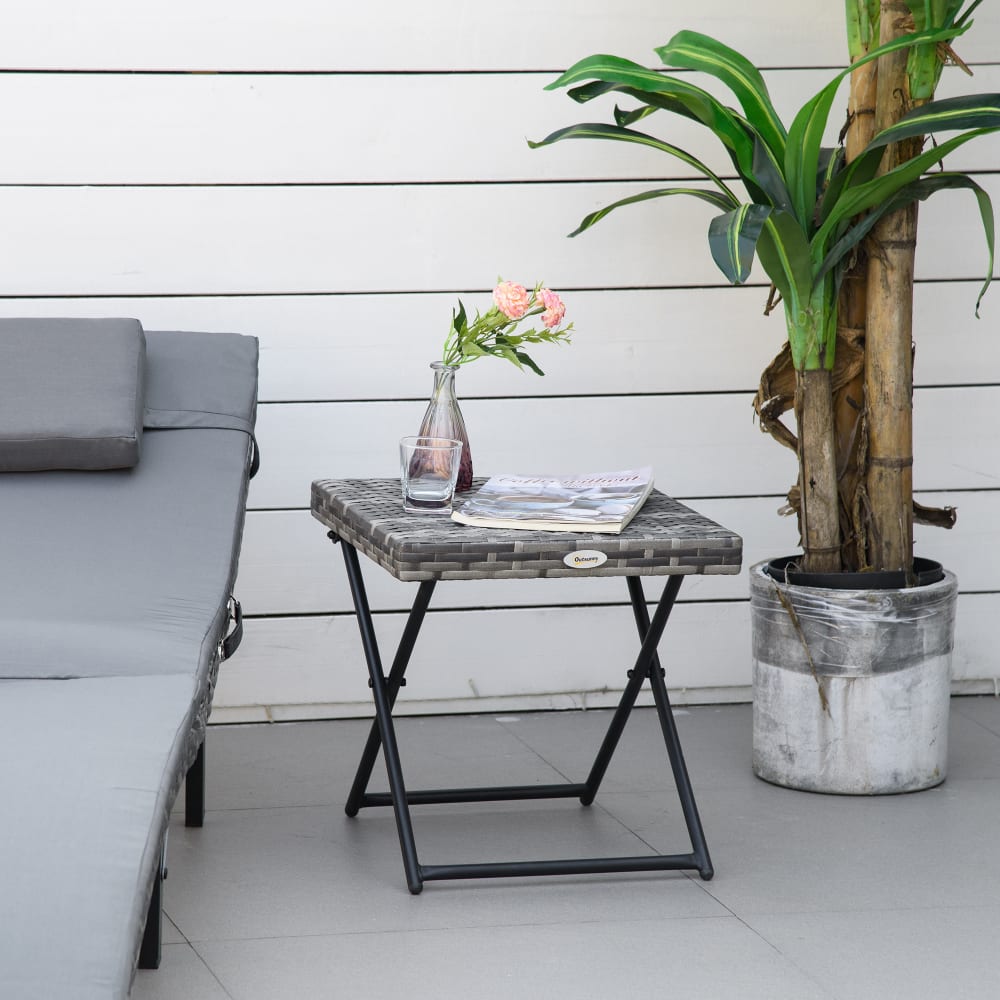 Table basse pliable de jardin style cosy chic résine grise - Maisons du Monde