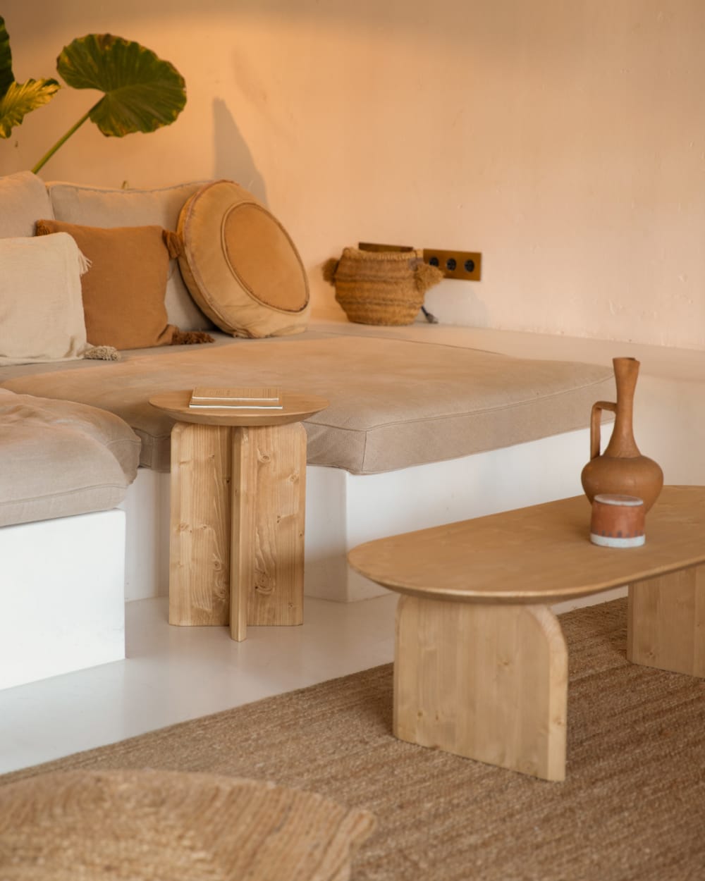 Mesa auxiliar de madera maciza en tono medio de 50x45cm - Maisons du Monde