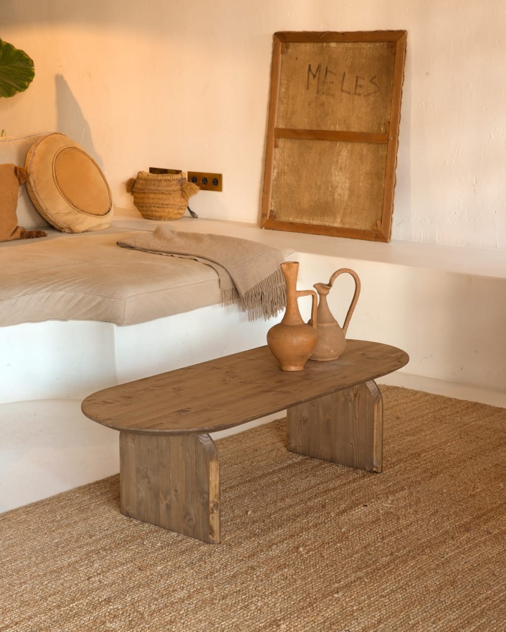 Table basse ovale en bois de sapin vieilli 120x35cm - Maisons du Monde